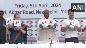 लोकसभा चुनाव 2024 के लिए कांग्रेस का घोषणापत्र जारी, जनता को दी गईं 25 गारंटियां
