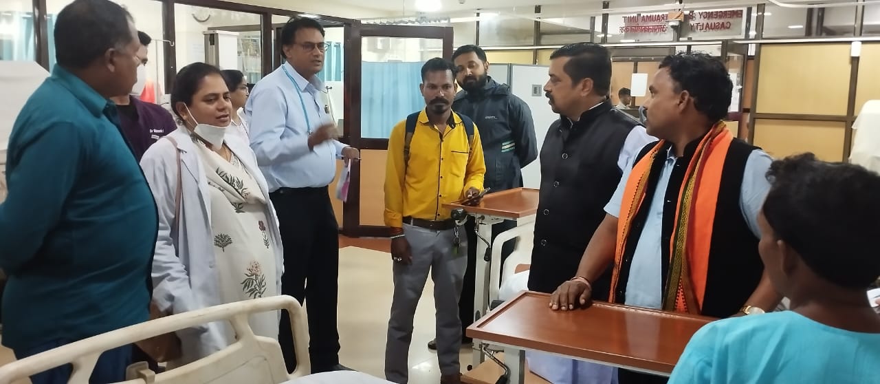 स्वास्थ्य सेवाओं का जायजा लेने किरन्दुल परियोजना अस्पताल पहुंचे जिला पंचायत अध्यक्ष नंदलाल मुड़ामी