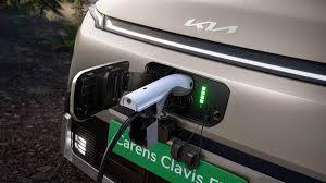 Kia Carens Clavis EV को इस हफ्ते किया जाएगा लॉन्‍च,जानें क्या मिलेगा खास 