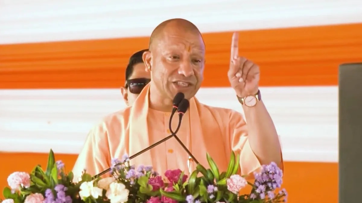 रामपुर से योगी का विपक्ष पर सियासी प्रहार, बोले- रामभक्तों पर लाठी चलाने वाले आज आस्था की बात कर रहे हैं