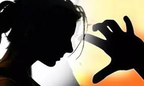 जमीन दिखाने के नाम पर महिला से दुष्कर्म,आरोपी की तलाश में जुटी पुलिस