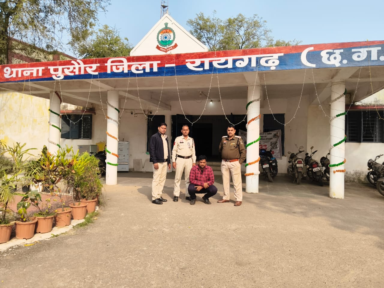 पुसौर पुलिस ने पशु क्रूरता मामले के फरार आरोपी को दबोचा, रिमांड पर भेजा गया
