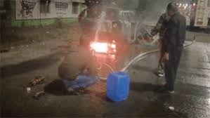 बिलासपुर में चलती कार में लगी आग, ड्राइवर ने ऐसे बचाई अपनी जान