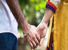 घरवालों से पार्टी करने जा रही हूं कहकर निकली युवती ने प्रेमी संग की आत्महत्या