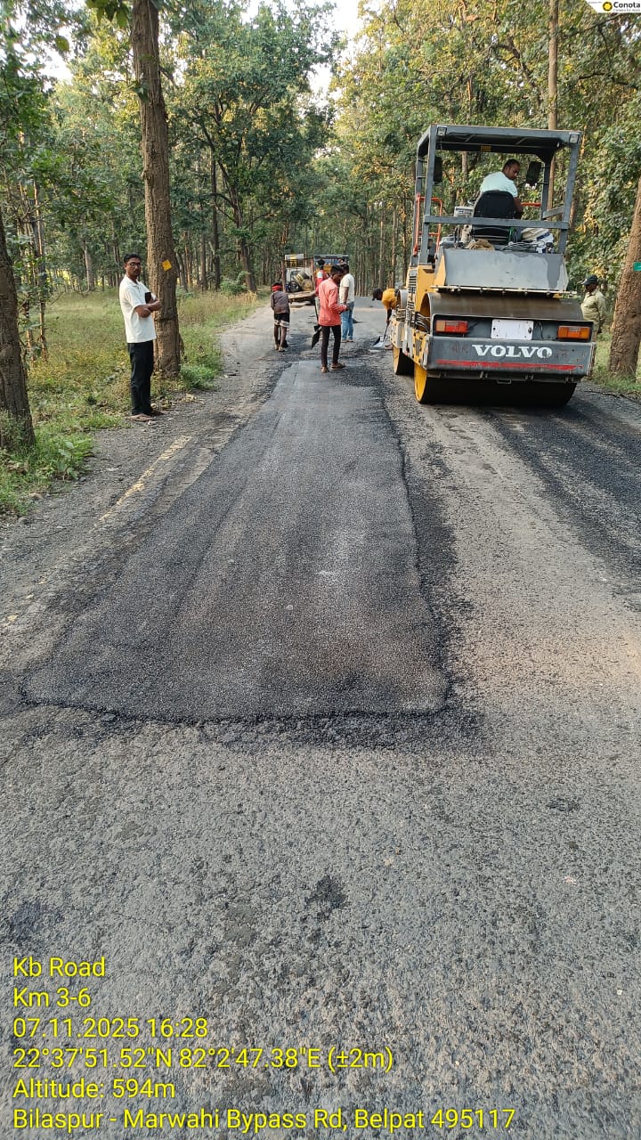 उप मुख्यमंत्री की घोषणा के अनुरूप कारीआम-बसंतपुर मार्ग और गौरेला-वेंकटनगर मार्ग में तेजी से चल रहा है बीटी पेच रिपेयर का कार्य