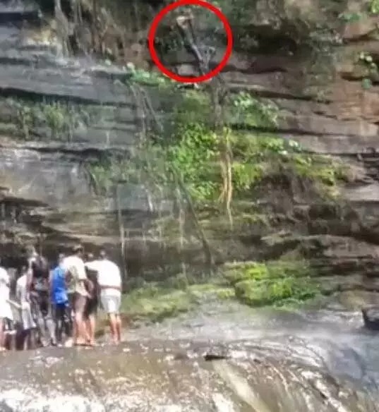 मौज-मस्ती के चक्कर में मौत को दावत दे रहे युवा पर्यटक