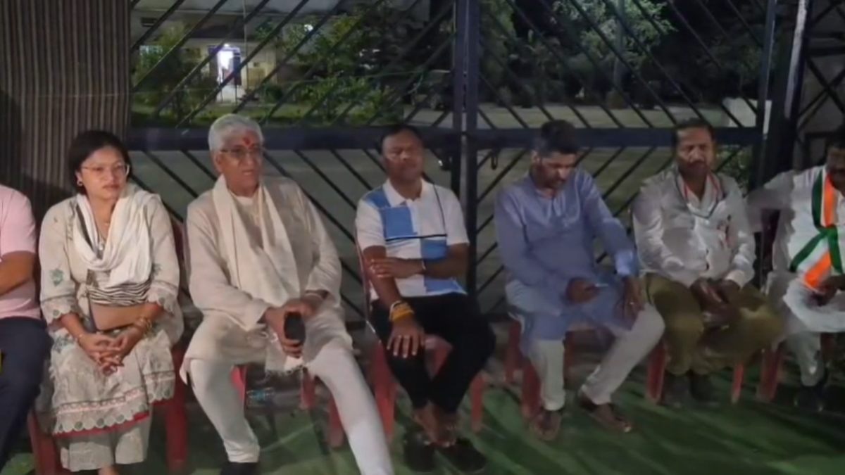 सूरजपुर में कांग्रेस का उग्र प्रदर्शन, पुलिस और प्रशासन पर लगाए गंभीर आरोप