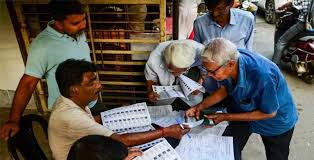 बंगाल में 15 लाख वोटरों पर संकट: वोटर लिस्ट की गड़बड़ी से उठे सवाल