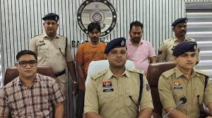 इंश्योरेंस के नाम पर रिटायर्ड बैंक मैनेजर से 20 लाख रुपये की ठगी,दो ठग गिरफ्तार 