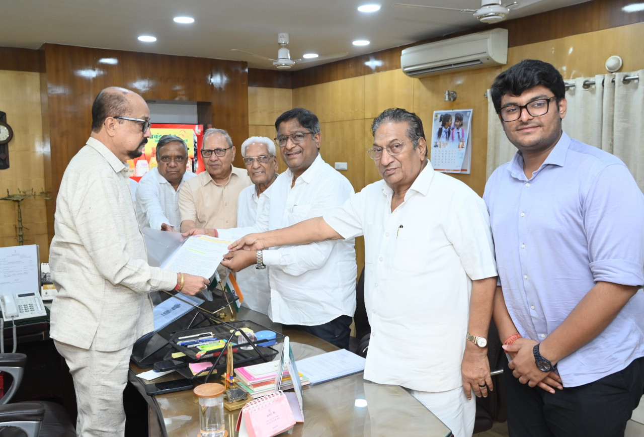  राज्यपाल डेका से छत्तीसगढ़ अग्रवाल संगठन के पदाधिकारियों ने की भेंट
