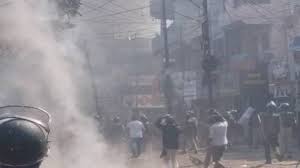 परभणी में संविधान के अपमान पर भड़की हिंसा, कई इलाकों में आगजनी और आंसू गैस के गोले छोड़े गए