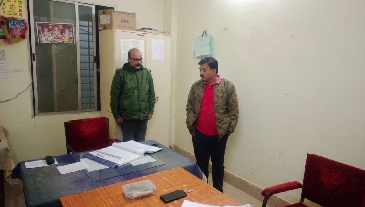 एसएसपी बेमेतरा रामकृष्ण साहू (IPS) ने किया रक्षित केन्द्र बेमेतरा का रात्रि में औचक निरीक्षण कर लिया जायजा