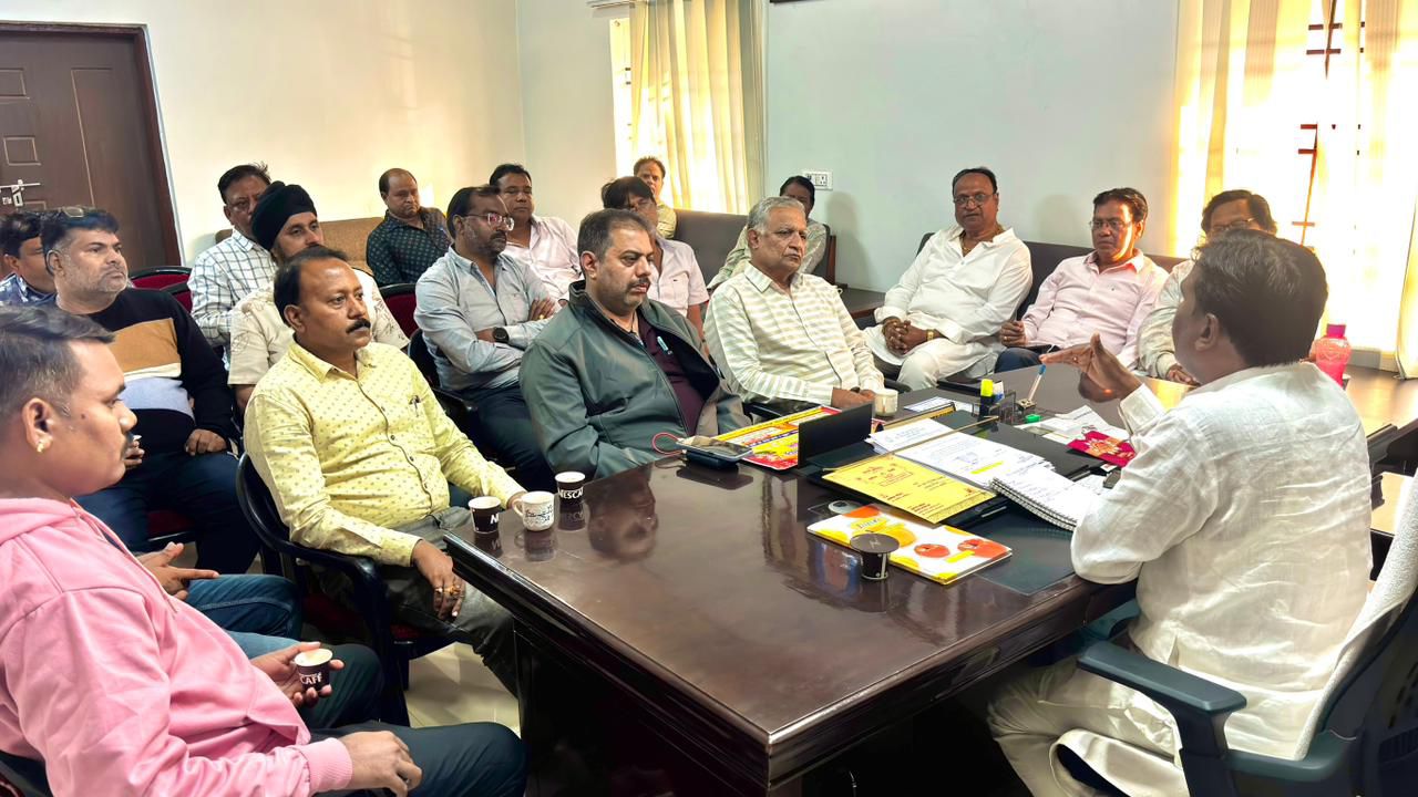 स्वच्छता, यातायात एवं अतिक्रमण मुक्ति पर नगर पालिका में अहम बैठक,नपा अध्यक्ष चंद्रप्रकाश चंद्रवंशी ने दिए निर्देश