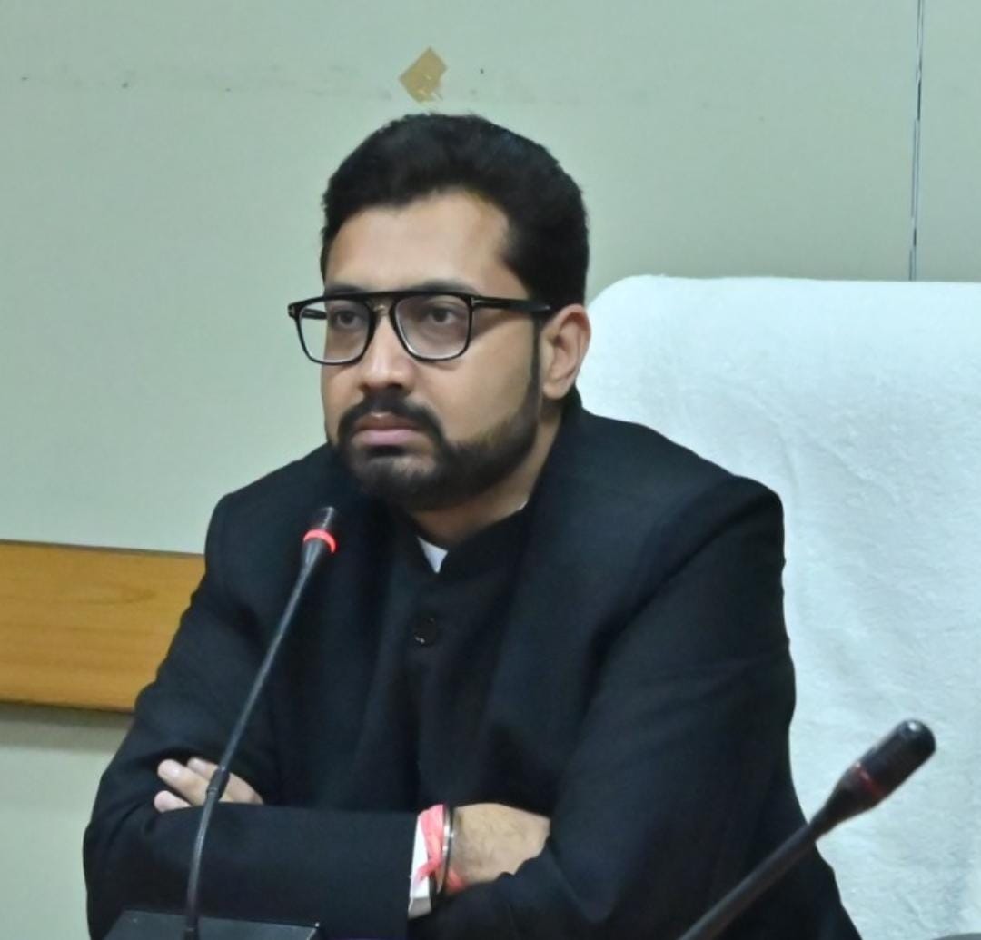 कलेक्टर ने घरेलू गैस सिलेंडर का व्यावसायिक उपयोग करने वालों पर कार्रवाई के निर्देश 
