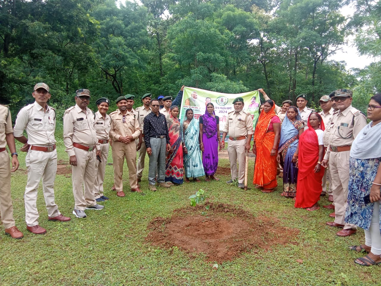 प्रकृति की सेवा और मां प्रति सम्मान का अनुकरणीय भाव