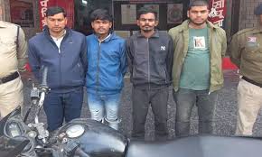 प्रोफेसर के अपहरण और लूट का मामला: पुलिस ने मास्टरमाइंड शिक्षक और सीएफ के जवान को किया गिरफ्तार