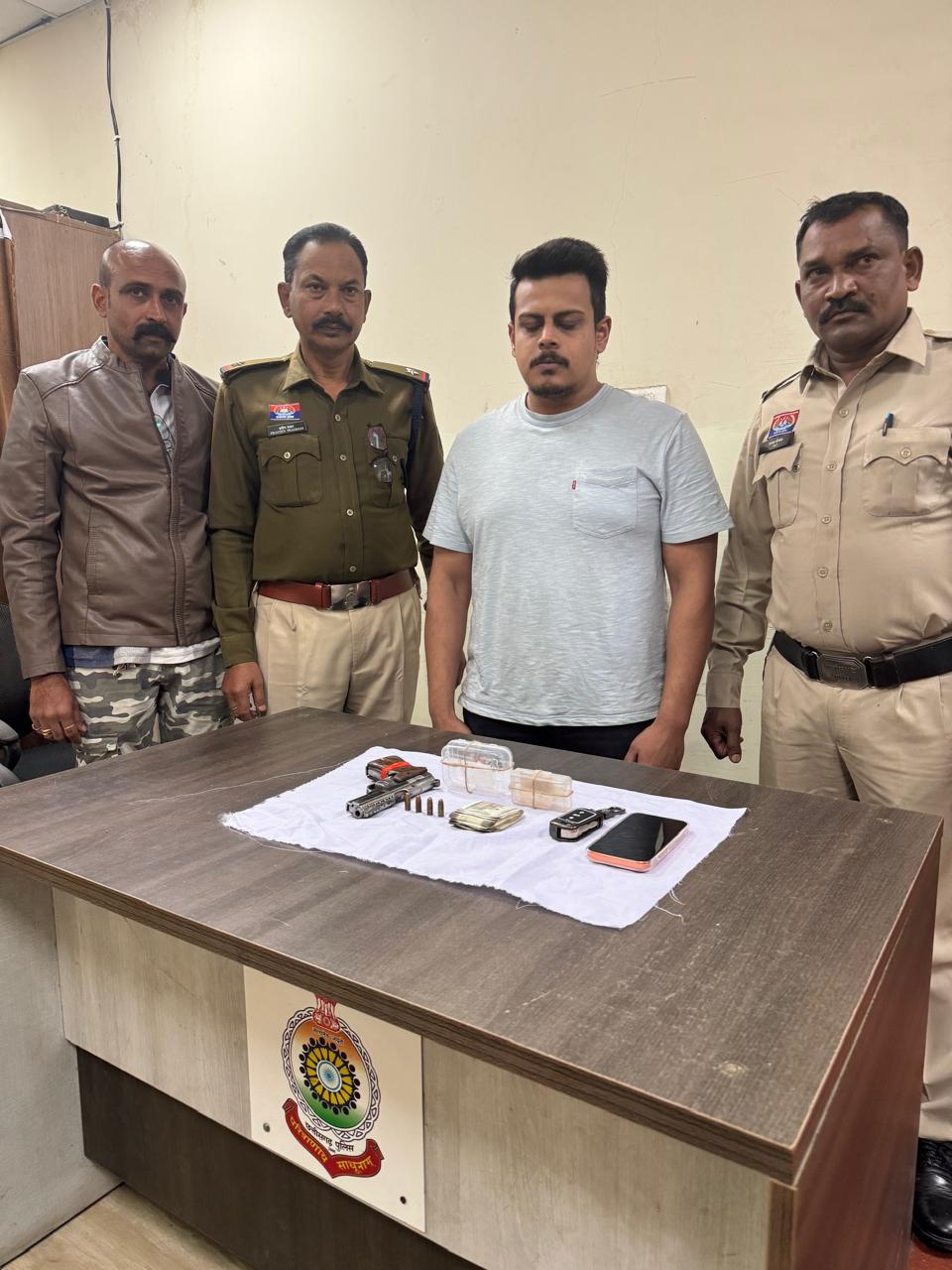 एमडीएमए, पिस्टल एवं जिंदा कारतूस के साथ आरोपी राहुल ठाकुर गिरफ्तार
