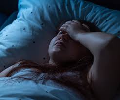 जानिए आपकी नींद और बढ़ते वजन के बीच क्या है कनेक्शन?