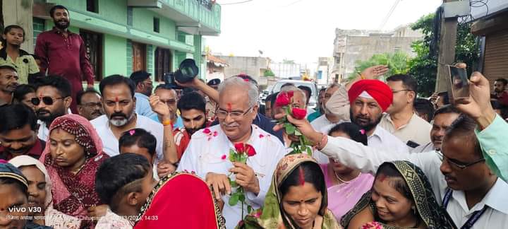 शहर कांग्रेस ने किया पूर्व सीएम बघेल का स्वागत 
