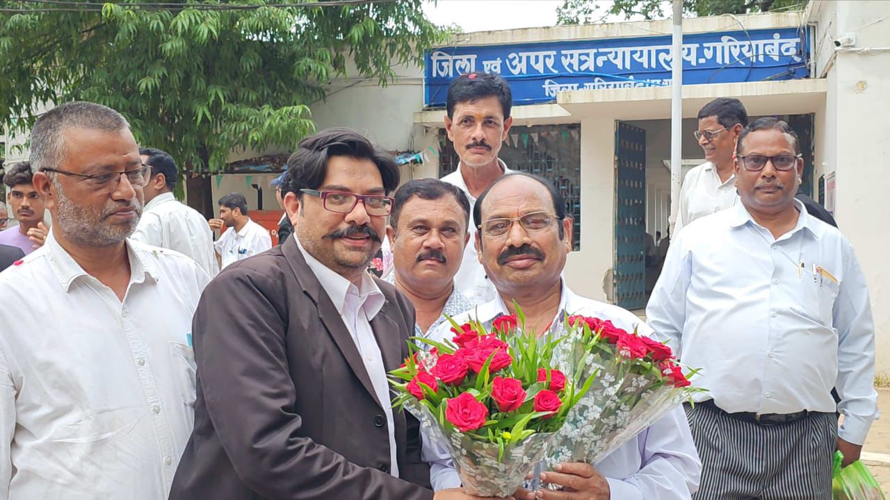 जिला अधिवक्ता संघ का चुनाव हुआ संपन्न—नरेंद्र देवांगन लगातार 9 वीं बार बने अध्यक्ष