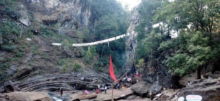 खुड़ियारानी में आस्था का सैलाब! भव्य कलश शोभा यात्रा से गूंजा क्षेत्र, रामनवमी तक बली पर पूर्ण प्रतिबंध