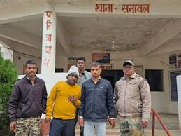  अवैध धान खपाने वाले पटवारी और ऑपरेटर चढ़ें पुलिस के हत्थे 