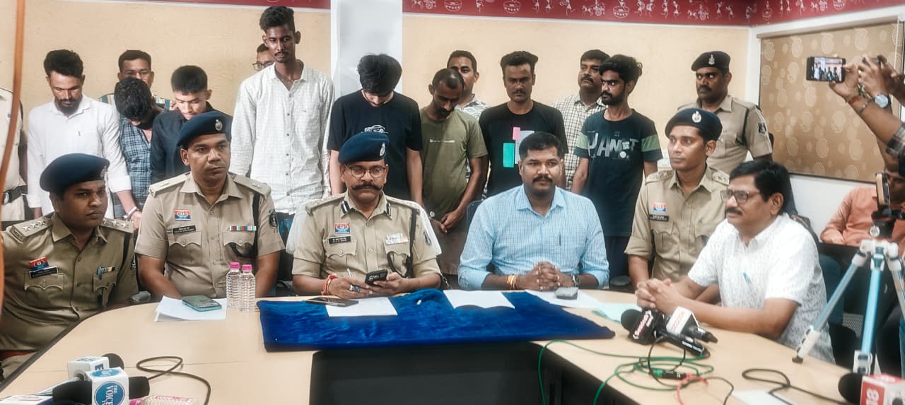 राजधानी रायपुर में क्रेटा कार से 1 करोड़ का ड्रग्स बरामद, 8 पेडलर्स गिरफ्तार