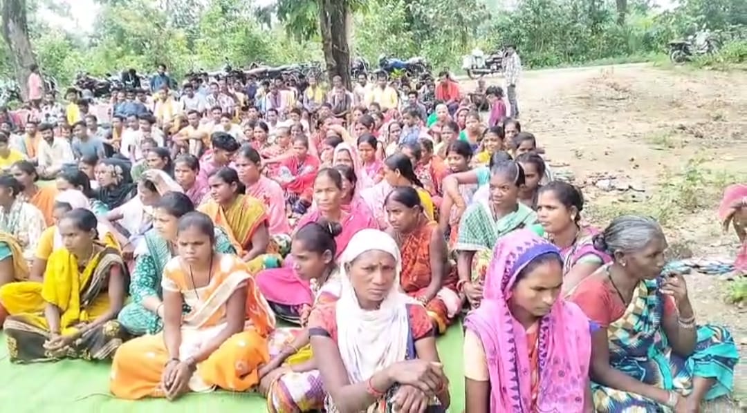 विशेष ग्राम सभा का आयोजन किया गया, जनता की राय से 10 सूत्रीय चर्चा कर पारित किया गया