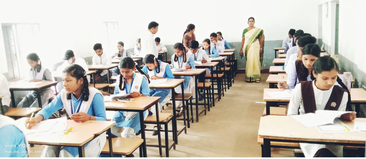 खरोरा में शांतिपूर्ण माहौल में प्रारंभ हुई बोर्ड परीक्षाएं, केंद्र क्रमांक 18113 पर उत्कृष्ट व्यवस्थाएं