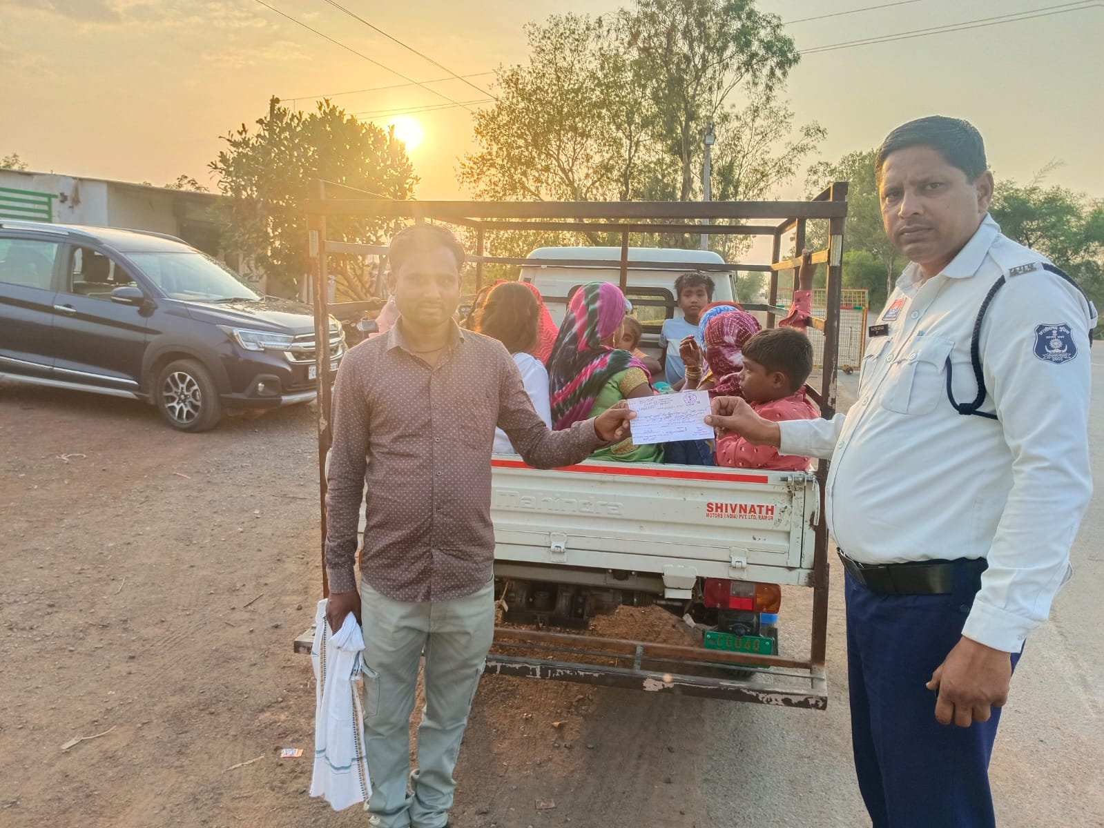  23 यातायात नियमों का उल्लंघन करने वाले वाहन चालको पर बेमेतरा पुलिस की सख्त कार्यवाही