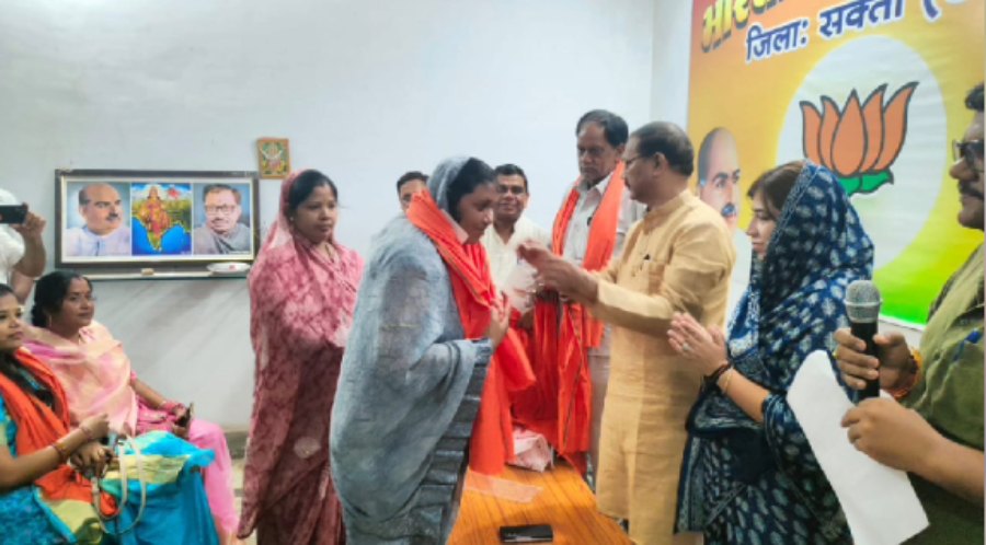 पंचायत चुनाव से पहले कांग्रेस को झटका, जनपद अध्यक्ष सहित 6 सदस्य भाजपा में शामिल