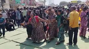 कवर्धा : हादसे के बाद लोगों में आक्रोश,NH-30 पर किया चक्काजाम..