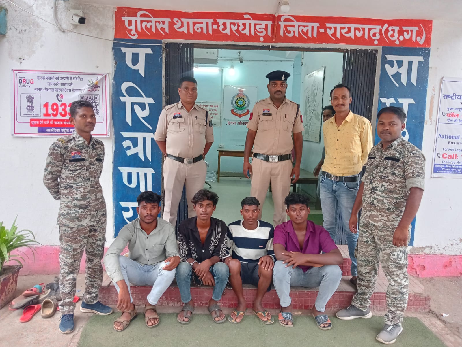  छोटे गुमड़ा में दो चोरियों का खुलासा, घरघोड़ा पुलिस ने चार आरोपियों को किया गिरफ्तार, 8.60 लाख की संपत्ति बरामद
