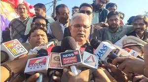 भूपेश बघेल ने पंडित धीरेंद्र शास्त्री को बताया ढाेंगी, कहा – बाबा चंदा लेना बंद करें…