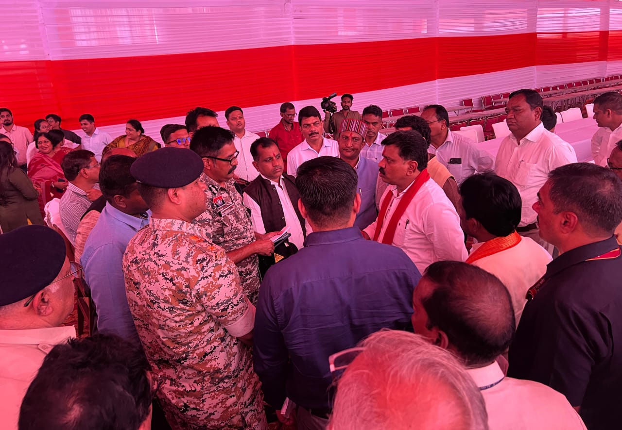 केंद्रीय गृह मंत्री अमित शाह के बस्तर प्रवास की तैयारियों का उप मुख्यमंत्री शर्मा ने किया निरीक्षण