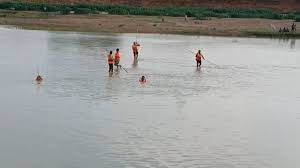 सूरजपुर जिले में दर्दनाक हादसा : एनीकट में डूबे 2 मासूम बच्चे, रेस्क्यू ऑपरेशन जारी 