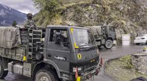 सुरक्षा बलों और आतंकवादियों के बीच गोलीबारी,दो और आतंकवादी मारे गए