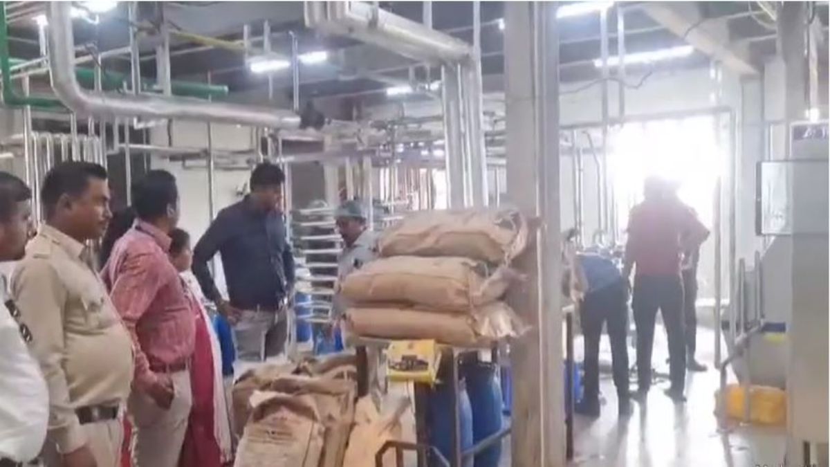 खाद्य एवं औषधि प्रशासन विभाग ने की सख्त कार्रवाई ,गाया ब्रांड की फैक्ट्री पर छापा