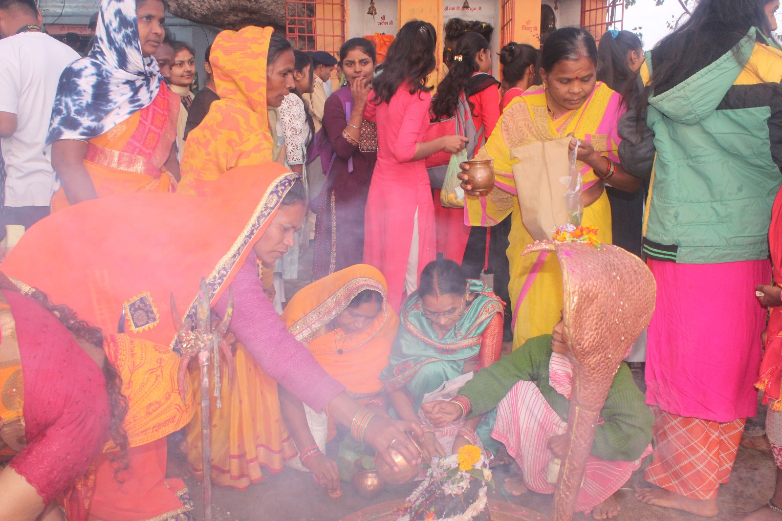 राजिम कुंभ कल्प मेला 2024 का शुभारंभ : माघ पूर्णिमा पर श्रद्धालुओं ने लगाई त्रिवेणी संगम में डुबकी