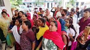 बिलासपुर : महिलाओं ने किया एसपी ऑफिस का घेराव,युवक की मौत मामले में जांच नहीं