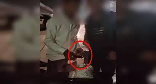 रायपुर में बेलगाम बदमाश ,पिस्टल की मैगजीन से काटा केक 
