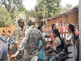 छत्तीसगढ़ में फिर धर्मांतरण को लेकर हंगामा,चर्च में रोकी प्रार्थना सभा हिंदू संगठन बोला- बहला-फुसलाकर करवा रहे आदिवासियों का धर्मांतरण