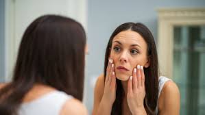 समय से पहले बुढ़ापे के निशानों से बचने के लिए बदलें ये आदतें