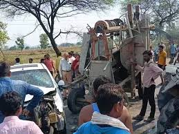 कोरबा : तेज रफ्तार कार मिक्सर मशीन से टकराई,3 लोग गंभीर रूप से घायल