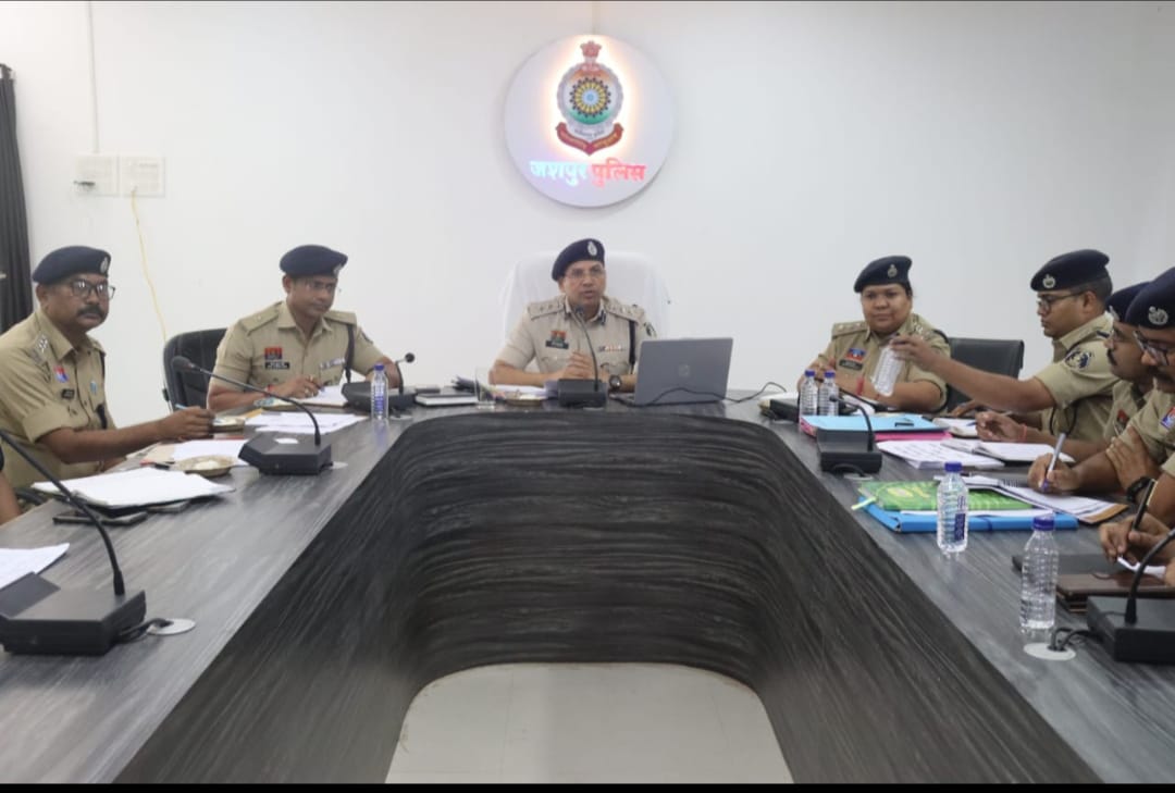  एसएसपी शशि मोहन सिंह ने क्राईम मीटिंग लेकर लंबित अपराध, शिकायत, मर्ग के निराकरण एवं अवैध गतिविधियों पर प्रभावी लगाम लगाने के दिये निर्देश