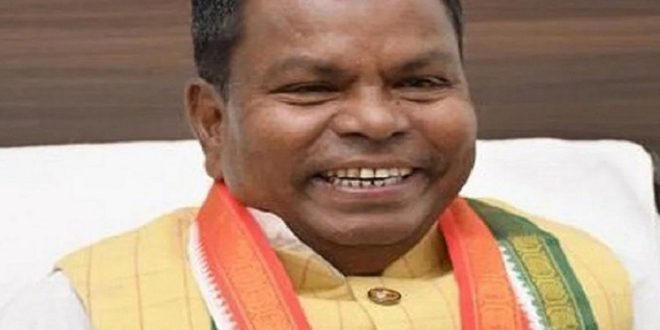 आदिवासी नेता कवासी लखमा ने इस पद से दिया इस्तीफा