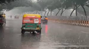राजधानी के कई हिस्सों में  झमाझम बारिश