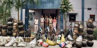 ऊर्जाधानी में अवैध शराब का कारोबार,पुलिस ने मारी रेड..बनाया जा रहा था महुआ शराब