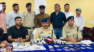 अभनपुर में हुए बुजुर्ग दंपत्ति कत्ल की गुत्थी सुलझी: झोलाछाप डॉक्टर निकला हत्यारा