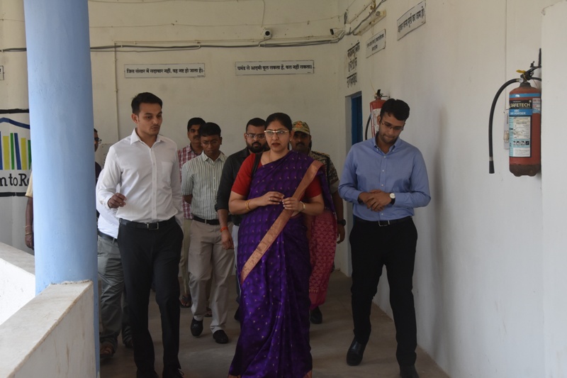 लोकसभा निर्वाचन 2024 : मुख्य निर्वाचन पदाधिकारी रीना बाबा साहेब कंगाले ने स्ट्रांग रूम सहित मतगणना केन्द्र का लिया जायजा